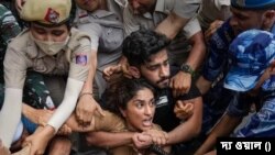 ভারতে আন্দোলনরত কুস্তিগিরদের যন্তরমন্তরের সামনে বসার অনুমতি দেবে না দিল্লি পুলিশ 