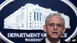 Kryeprokurori Merrick Garland duke folur në Departamentin e Drejtësisë në Uashington