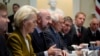 Ursula fon der Lajen, Šarl Mišel, Žozep Borelj i drugi zvaničnici na samitu EU - SAD u Beloj kući, 20. oktobar 2023.