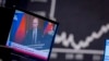 Російські платформи адаптуються працювати в умовах санкційного режиму. Фото: AP