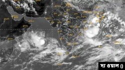 শক্তি বাড়িয়ে ভারতে ধেয়ে আসছে সাইক্লোন 'বিপর্যয়'
