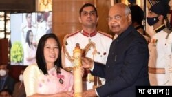 ভারতের মণিপুরে শান্তি না ফেরালে কেন্দ্রকে পদক ফেরানোর হুঁশিয়ারি রাজ্যের ক্রীড়াবিদদের 