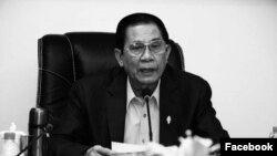 លោក​ ហ៊ុន ណេង ដែល​ត្រូវជា​បងប្រុស​បង្កើត​របស់​លោក​នាយក​រដ្ឋមន្ត្រី​ហ៊ុន សែន បាន​ទទួល​មរណភាព​នៅ​ល្ងាច​ថ្ងៃ​ព្រហស្បតិ៍ ទី ៥ ខែ​ឧសភា ឆ្នាំ​២០២២ ដោយ​ជំងឺ​បេះដូង។ (រូបភាព​ពី​ហ្វេសប៊ុក)