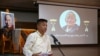 རང་ལུས་མེར་སྲེག་གཏོང་མཁན་བཀྲ་ཕུན་ལ་གཞུང་འབྲེལ་མཆོད་འབུལ།