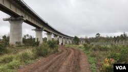 肯尼亚标准轨距铁路现在从港口城市蒙巴萨延伸到奈瓦沙。（资料照片）