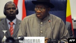Shugaba Goodluck Jonathan na Najeriya, a taron kungiyar ECOWAS ko CDEAO.