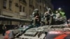 Архівне фото - Члени "Групи Вагнера" на танку на вулиці в Ростові-на-Дону, Росія, 24 червня 2023 року.