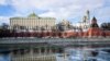 А где Путин? Российский президент старается держаться подальше от плохих новостей