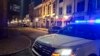 Mobil polisi berada di lokasi penembakan di Ellis Square di Savannah, Georgia, pada 19 Mei 2024. (Foto: WJCL via AP)