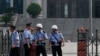 即将审判薄熙来案的济南法庭外（7月25日照片）