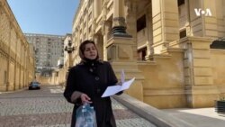 İşdən çıxarılan müəllimə özünü yandırmağa cəhd edib