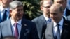 Qirg'iziston rahbari Almazbek Atambayev, Rossiya rahbari Vladimir Putin Moskvada, 9-may, 2015-yil.
