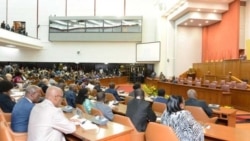 Parlamento angolano volta a aprovar lei eleitoral só com votos do MPLA – 2:50