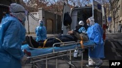 武汉医疗人员移动疑似感染肺炎病毒病人(2020年1月30日）
