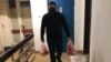 Херој од соседството: Скопјанецот Драган им купува храна на постарите лица