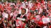 Les partisans du principal parti d'opposition angolais, l'UNITA, ors d'un rassemblement électoral à Luanda le 25 août 2012. REUTERS / Siphiwe Sibeko