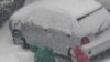 北京街头忙碌的铲雪人