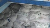 Các bao hoá chất amoni perchlorat, thường được sử dụng để chế tạo nhiên liệu tên lửa, bị phát hiện khi lực lượng hải quân Hoa Kỳ chặn một tàu cá ở Vịnh Oman vào tháng 11/2022.
