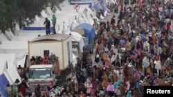 دمنهاج القران مشر طاهرالقادري دټولټاکنو څخه واندې انتخابي نظام کې داصلاحاتو دغوښتنو په ترڅ کې دتير اتوار په ورځ دلاهور څخه اوږدلاريون پيل کړى ؤ