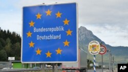 Temmuz’daki G20 zirvesi öncesinde Almanya, olası terör saldırılarını önlemek amacıyla AB içinde serbest dolaşım sağlayan Schengen uygulamasını askıya aldı