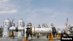 Uma vista mostra parte da refinaria de petróleo Dangote no distrito de Ibeju Lekki. Fotografia de arquivo.
