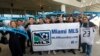 Des supporters de Miamia attendant l'arrivée de David Beckham à Miami, Florida, Feb. 5, 2014