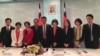 台美國會議員聯誼會訪美成員2018年7月19日在駐美國台北經濟文化代表處舉行記者會後合影（美國之音許寧拍攝）