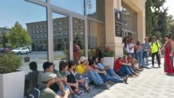 Bir qrup fəal meşələrin qırılmasına etiraz olaraq aksiya keçirib