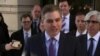Trump y Acosta, de nuevo, bajo el mismo techo