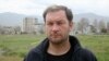 O'tgan hafta Toshkentda mustaqil jurnalist, huquq himoyachisi Dmitriy Tixonov kaltaklangan. Tixonov ona shahri Angrendagi nohaqliklarni yoritib kelayotgan edi.