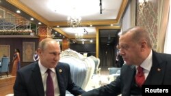 Shugaban Rasha Vladimir Putin (Hagu) Shugaban Turkiyya Recep Tayyip Erdogan (Dama)
