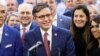 Anggota raksi Republik DPR AS, Mike Johnson dikelilingi rekan-rekannya sesama anggota DPR AS, memberikan keterangan kepada wartawan setelah mendapatkan nominasi Ketua DPR dari konferensi Partai Republik di Capitol Hill, Washington, AS, 24 Oktober 2023. (REUTERS/Jonathan Ernst)