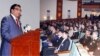 وزیراعظم یونیورسٹی میں کورس کے شرکا سے خطاب کررہے ہیں۔