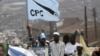Dan jam'iyyar CPC ne a nan ke rike da tutar jam'iyyar a lokacin gangamin yakin neman zaben shugaban kasa a Dandalin Mapo, dake birnin Ibadan.
