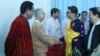 အပစ်မရပ်ခေါင်းဆောင်တွေနဲ့ နိုင်ငံတော်အတိုင်ပင်ခံတွေ့ဆုံခဲ့စဉ်။